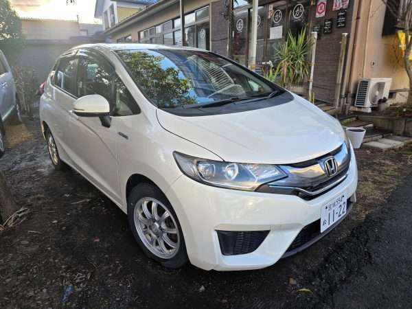 HONDA FIT HV, L Package, 5 door - 2014/04