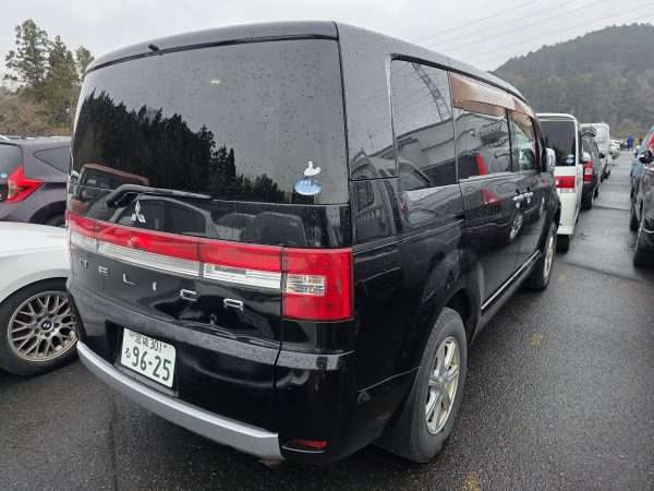 MITSUBISHI DELICA D:5, 4WD, G-Premium - 2011/10